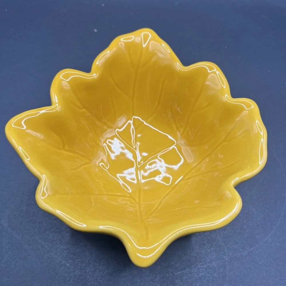 Ashland Maple Leaf‎ Footed Bowl Dish Yellow Ceramic